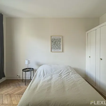 Immeuble Mesnil Paris