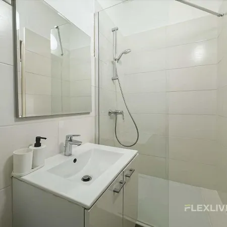 Immeuble Mesnil * Paris